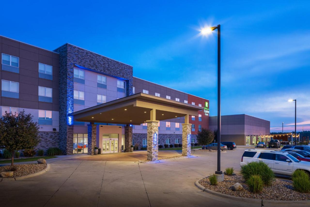 Holiday Inn Express & Suites Sioux City North - Event Center By Ihg Dakota Dunes Bagian luar foto